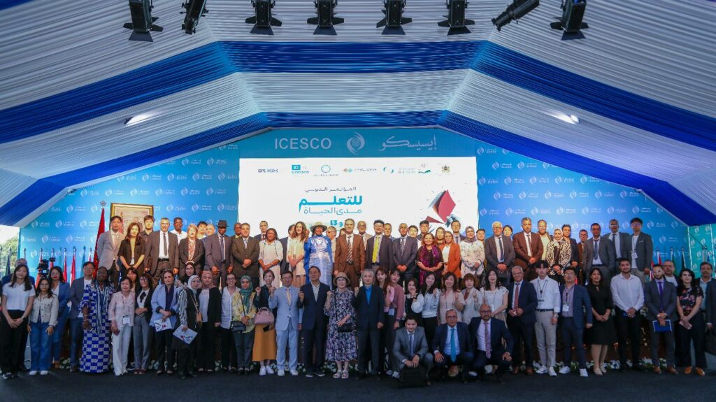 الإيسيسكو تشارك بلقاءات حول مؤشر المعرفة وسرعة التعليم التعاوني في "قمة المعرفة" بدبي 1 1 51732105263
