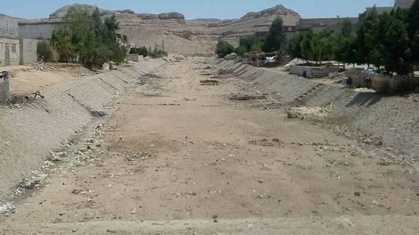 محافظ المنيا يؤكد استمرار تطهير مخرات السيول استعدادا لفصل الشتاء 1 148163475815693214651730635459