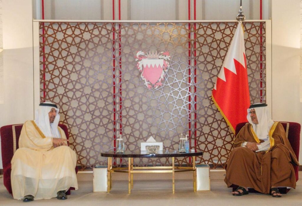 ولي العهد البحريني: السعودية تلعب دورا محوريا في خدمة القضايا العربية ونصرتها 1 1681111730981043