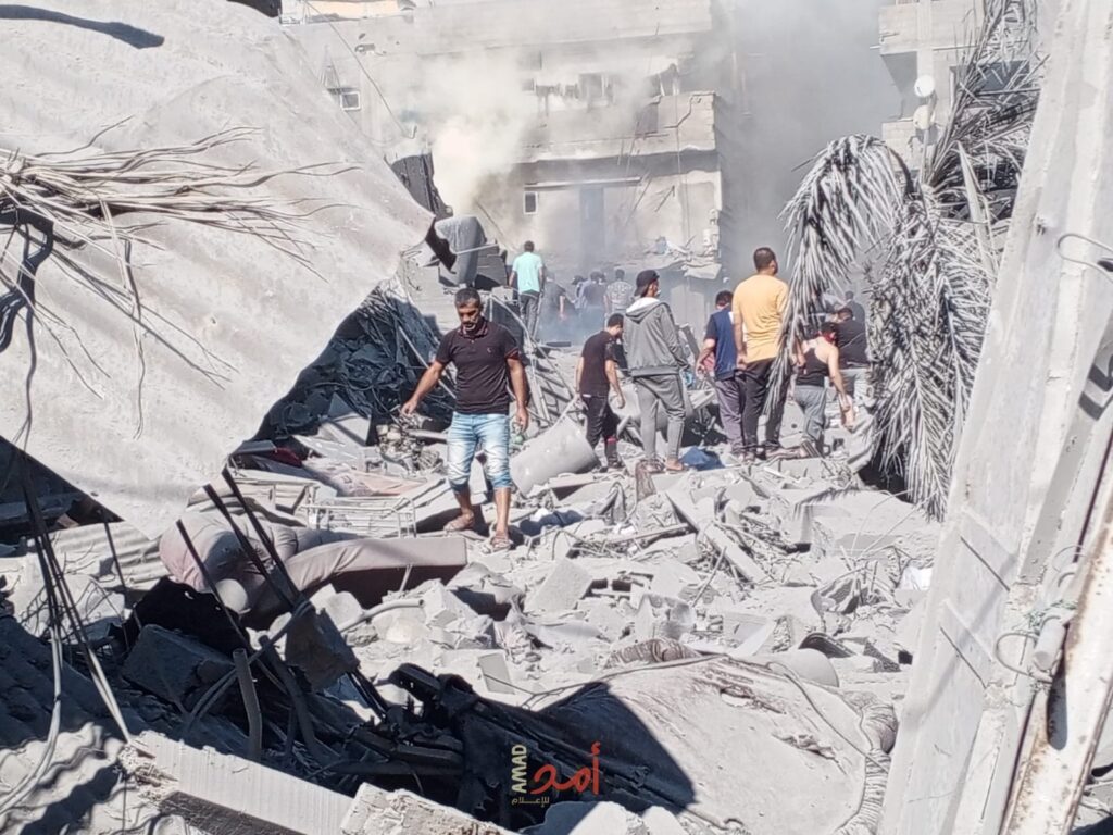 ثلاثة شهداء وعدد من الجرحى في استهداف الاحتلال مركبتين في خان يونس 1 1697550987 8139 81730457542