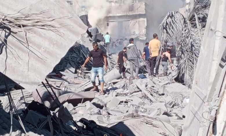 ثلاثة شهداء وعدد من الجرحى في استهداف الاحتلال مركبتين في خان يونس 1 1697550987 8139 81730457542