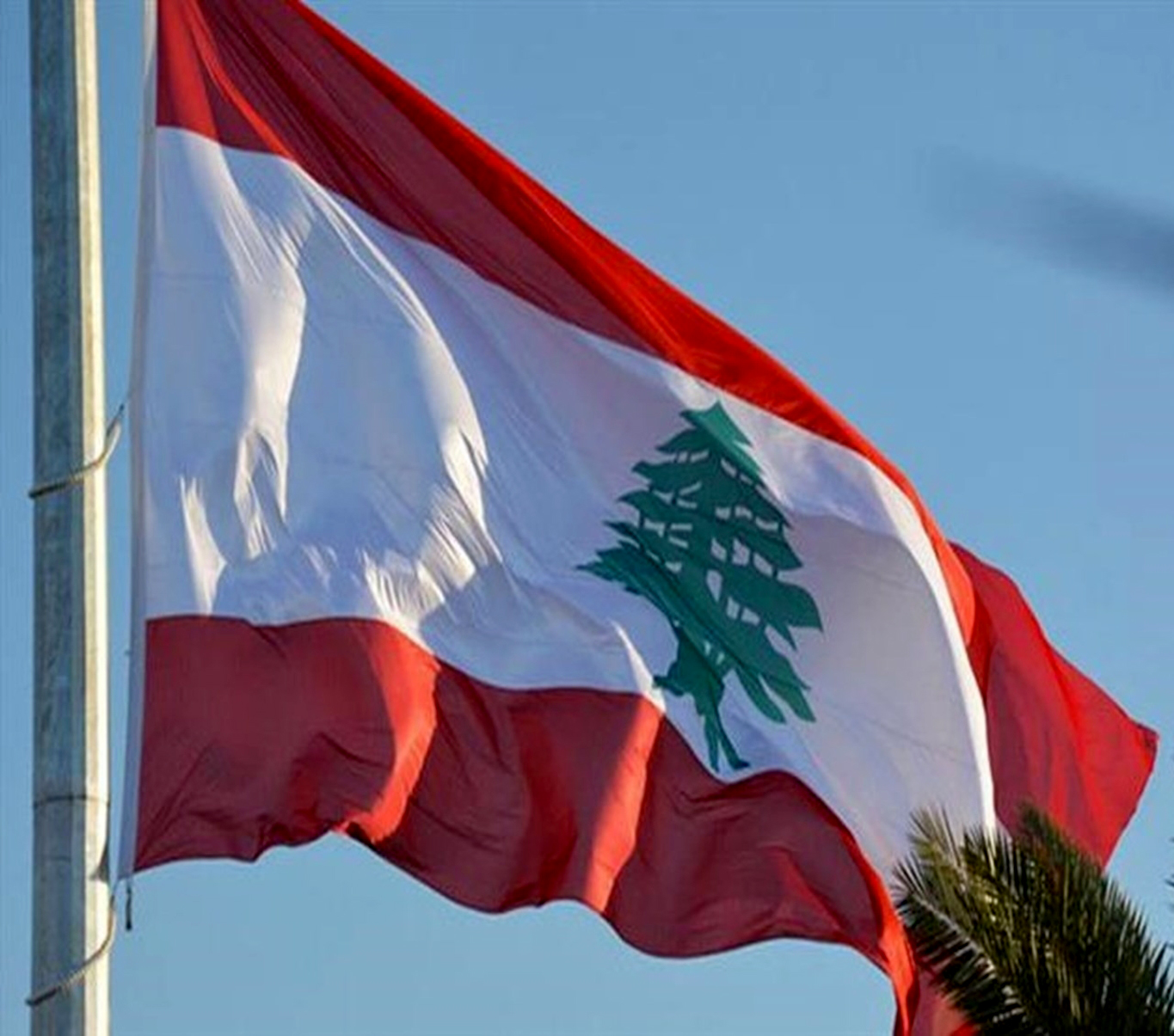 الجيش اللبناني : استشهاد عسكري وإصابة آخرين باستهداف آلية على طريق برج الملوك -القليعة جنوب لبنان 1 17017907438691732092783