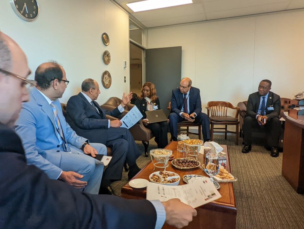 وزير الطيران يبحث مع سكرتير عام (الافرا) الاستعدادات النهائية لافتتاح الجمعية العمومية لاتحاد شركات الطيران الأفريقية بالقاهرة 1 19 2022 638001457618314095 8311731786004