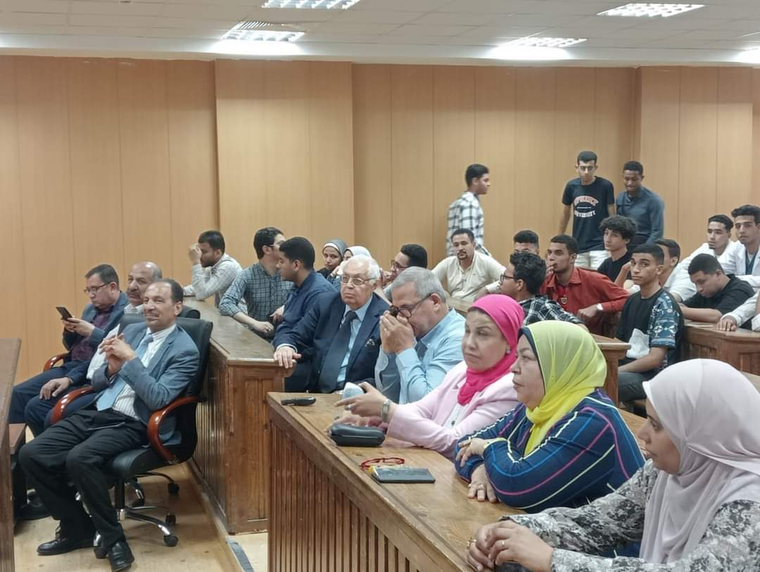 وزارة الشباب تختتم أولى دورات التنمية الاقتصادية ضمن برنامج "أهل مصر" بالمحافظات الحدودية 1 19 2023 638194217503792088 3791732219085