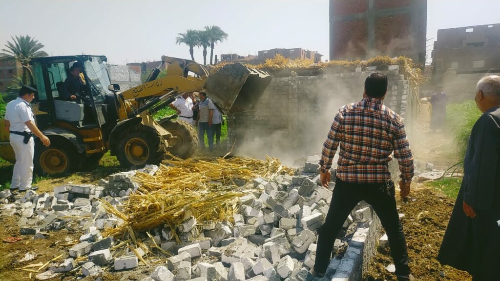 محافظ أسيوط: إزالة 15 حالة تعدٍ ضمن المرحلة الثانية من الموجة 24 للإزالات 1 19 2023 638210547056033684 6031732614723