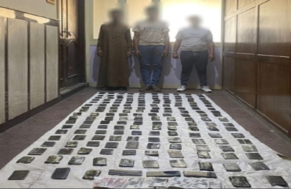 ضبط 3 عناصر إجرامية بالإسكندرية وبحوزتهم 96 كجم من مخدر الحشيش و20 سلاحا ناريا بقصد الاتجار 1 19 2023 638331475082600848 2601732273264
