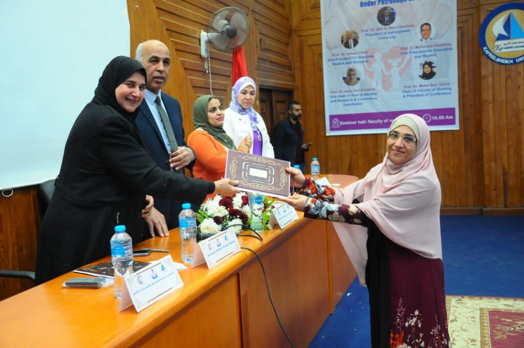 محافظ كفر الشيخ يشهد فعاليات مؤتمر "الجامعة والصناعة" ضمن مبادرة "بداية" 1 2361732717803