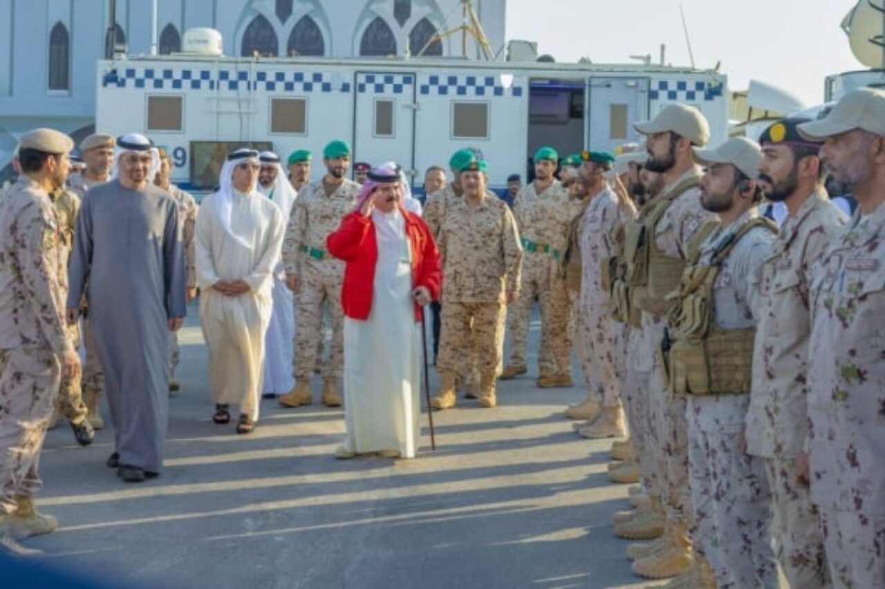 البحرين والولايات المتحدة يبحثان دعم التعاون العسكري وترسيخ ركائز الأمن والاستقرار في المنطقة 1 25296301730835183