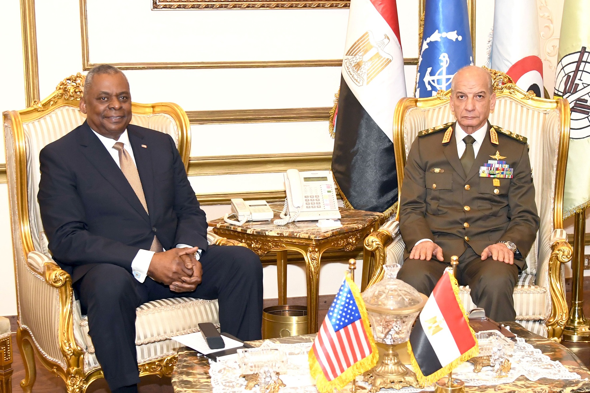 وزير الدفاع يبحث مع نظيره الأنجولي آخر المستجدات على الساحتين الإقليمية والدولية 1 334945496 156139540625527 3067693419120517739 n1730910844