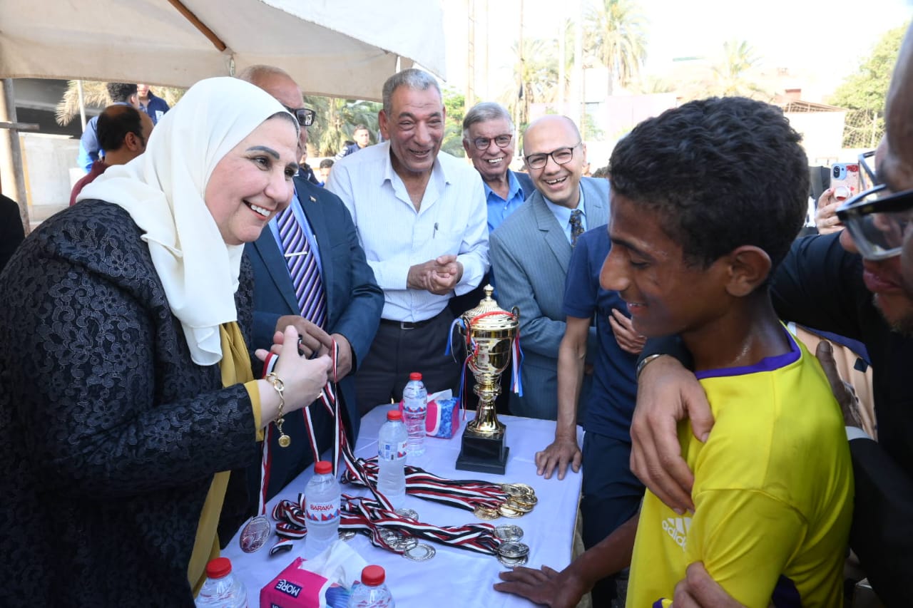 "التضامن الاجتماعي" تفتتح السوق الخيري السنوي لجمعية النور والأمل لرعاية الكفيفات 1 4221731146883