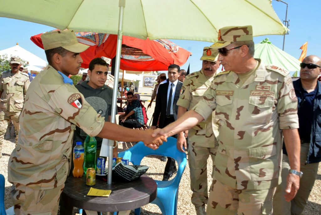 وزير الدفاع يتفقد عددا من مراكز تدريب إعداد وتأهيل المجندين بالقوات المسلحة 1 44 191731410644