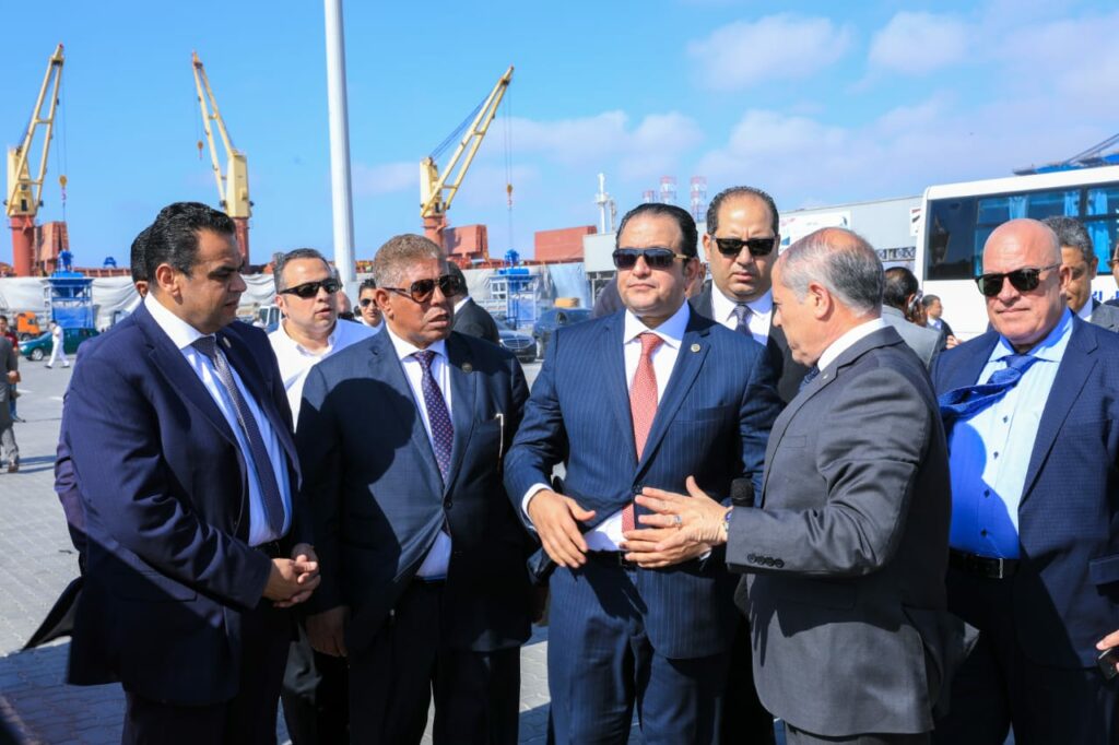 لجنة النقل والمواصلات بمجلس النواب تتفقد مشروعات ميناء الإسكندرية 1 5091731273543