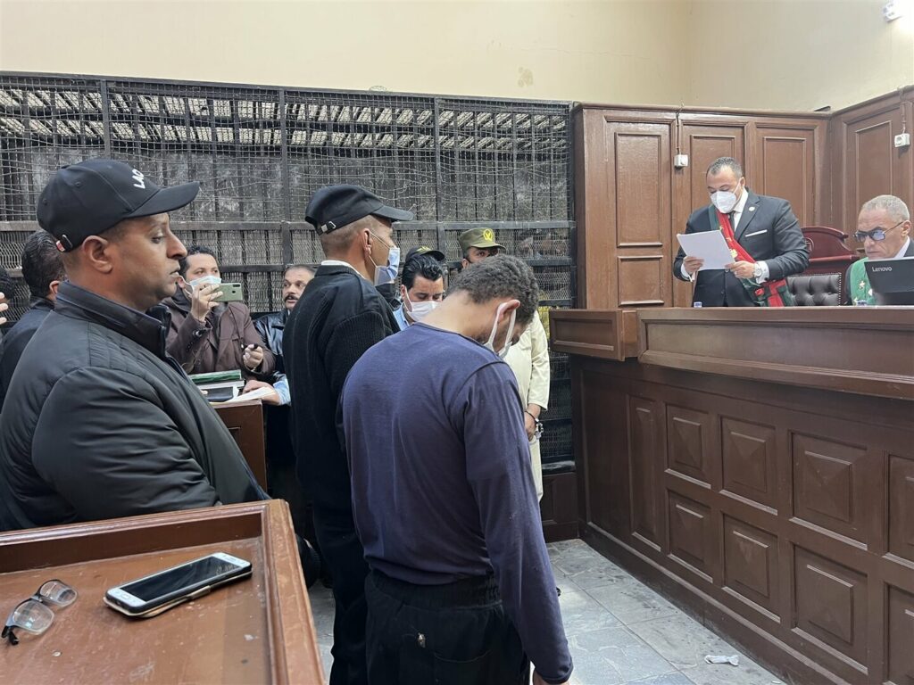الجنايات الاستئنافية تحيل أوراق "سفاح التجمع" إلى المفتي.. وتحدد 25 ديسمبر للحكم 1 61ae2f7f4c59b772b149bee41732806663