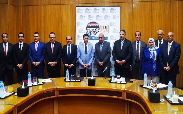 وزيرا قطاع الأعمال والشباب والرياضة يشهدان افتتاح تطوير ستاد "غزل المحلة" والملاعب الفرعية 1 6401731158523
