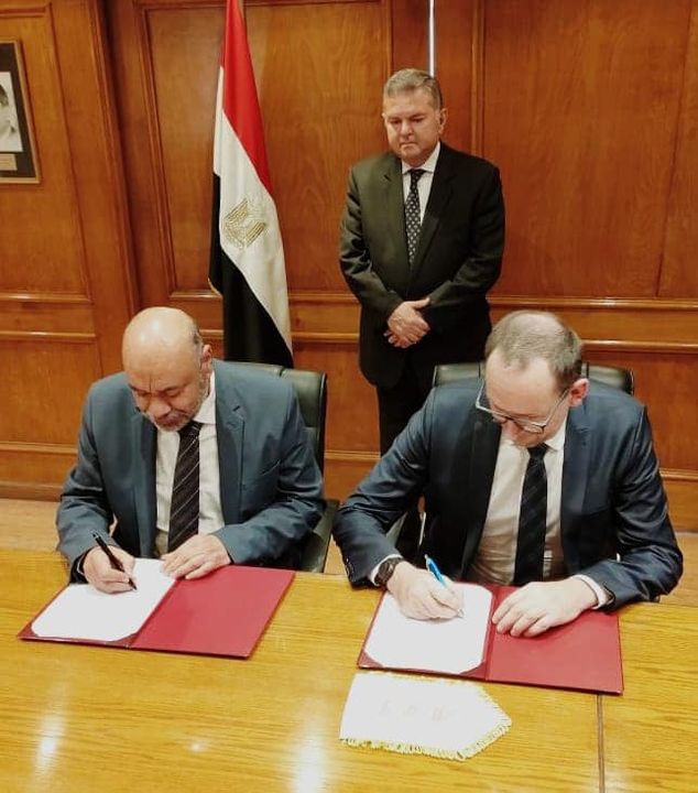 مدبولي يشهد توقيع عقد تأسيس شركة بين "النصر للسيارات" وشركتين إماراتية و"سنغافورية - تايوانية" 1 887831731753663