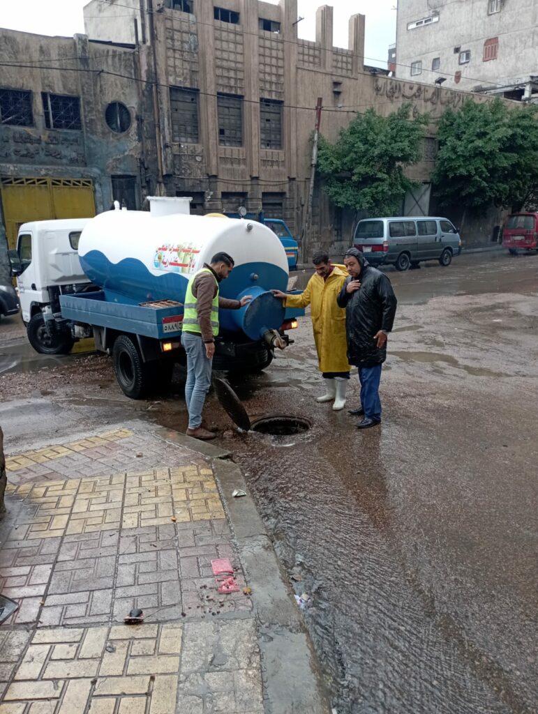 رفع درجة الاستعداد وانتشار سيارات ومعدات الصرف الصحي بالإسكندرية 1 9331730481243