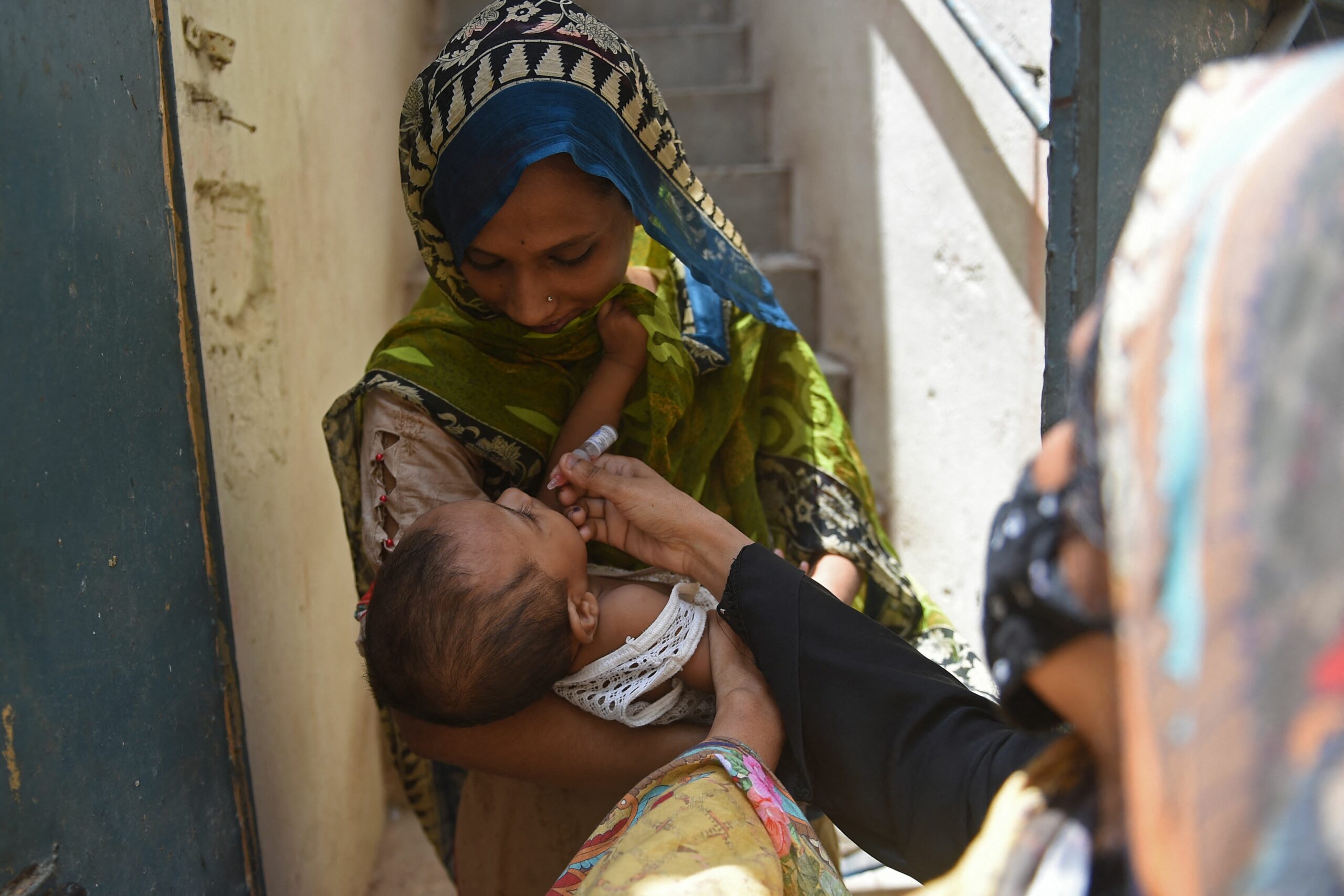 ارتفاع حصيلة الإصابات بمرض شلل الأطفال في باكستان إلى 49 إصابة 1 GettyImages 12415880961731658804 scaled
