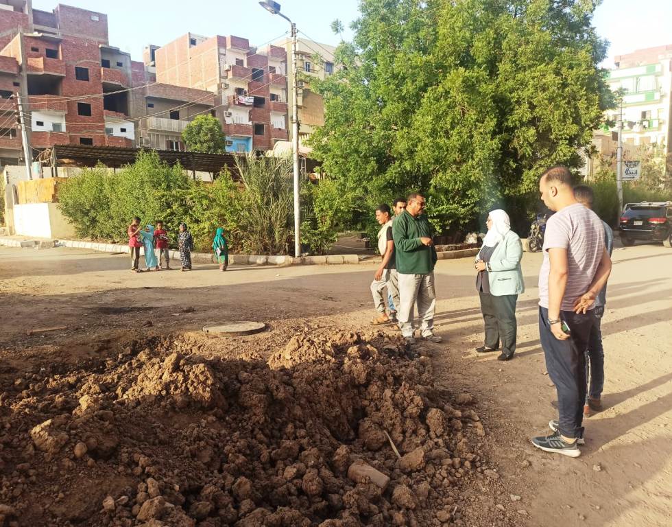 أسوان: إحلال وتجديد شبكات وخطوط الصرف الصحى بالرضوانية وصحارى والجامعة بتكلفة 11 مليون جنيه 1 IMG 20240520 WA0015 11730482143