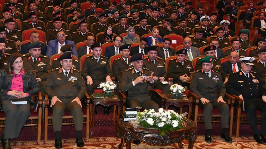 وزير الدفاع والإنتاج الحربي يشهد مناقشة البحث الرئيسي لإدارة المدرعات 1 d3537c98857bb81fabb69358bd79faeb1730998863