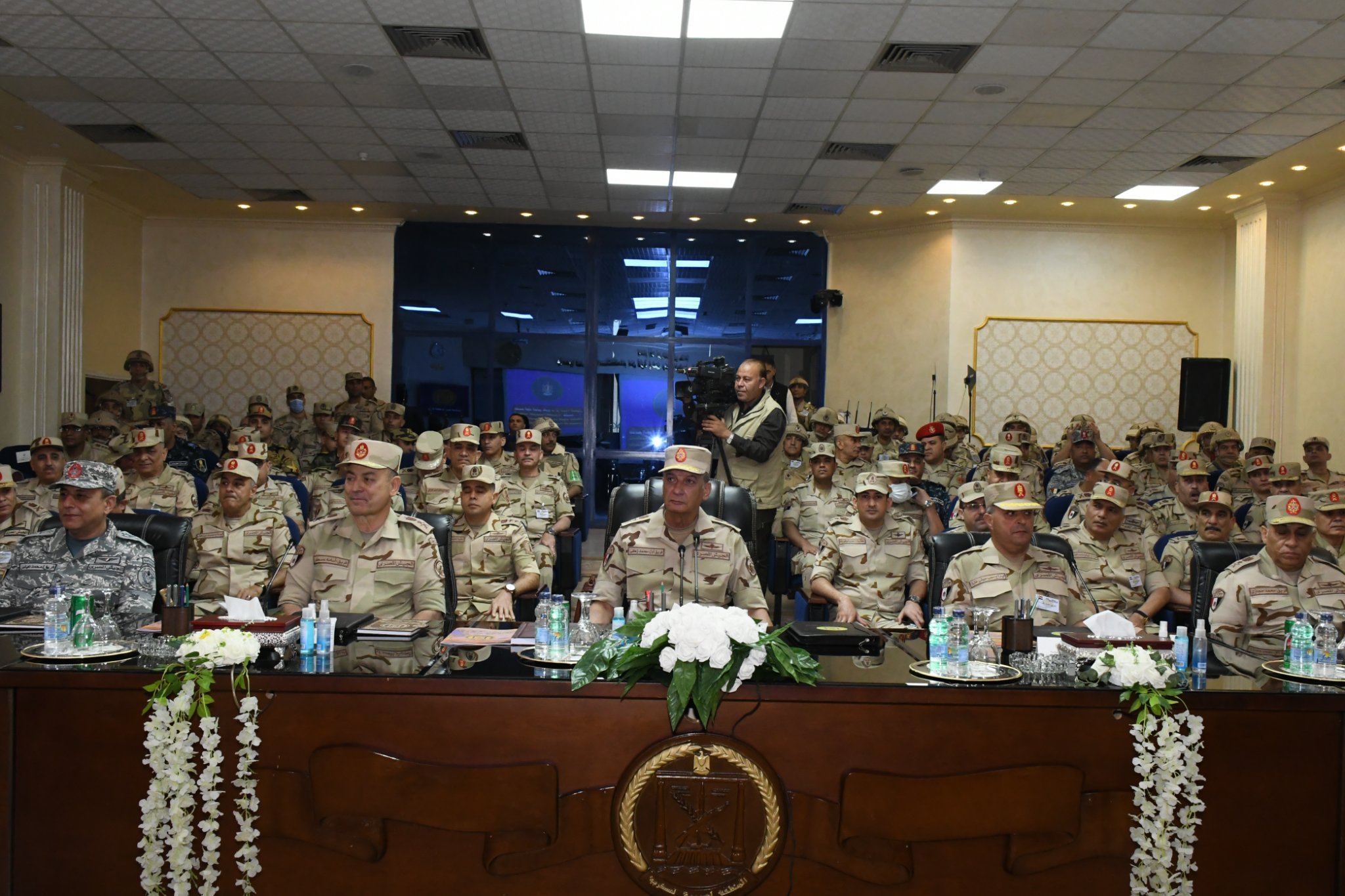 وزير الدفاع يشهد تنفيذ المرحلة الرئيسية لمشروع مراكز القيادة التعبوى للمنطقة المركزية العسكرية 1 elaosboa023841730899085