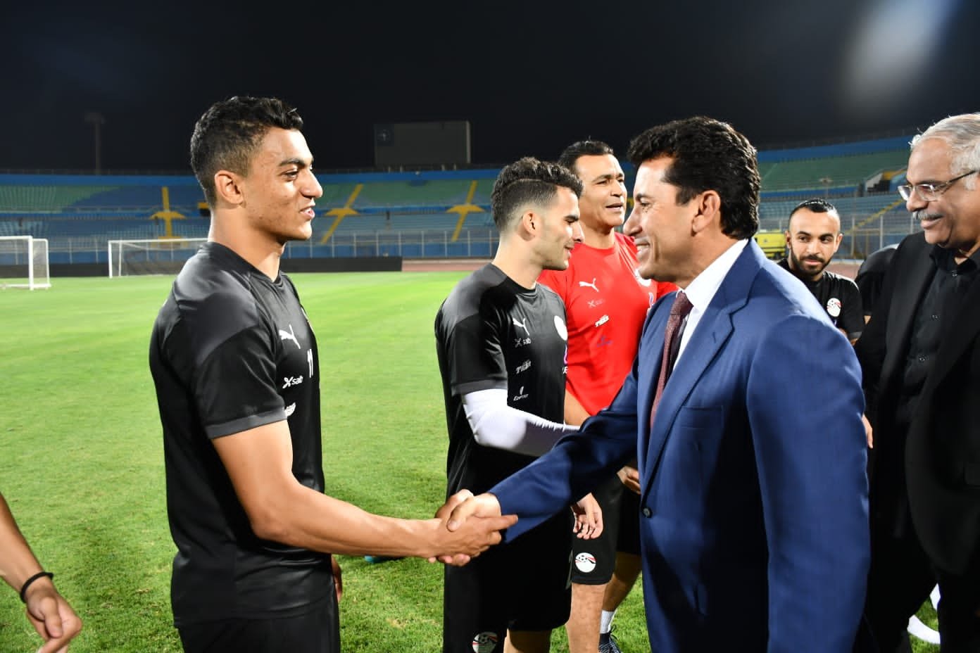 وزير الرياضة يدعم لاعبي المنتخب الوطني قبيل مباراتي كاب فيردي وبوتسوانا بتصفيات الأمم الإفريقية 1 elaosboa239071731443582