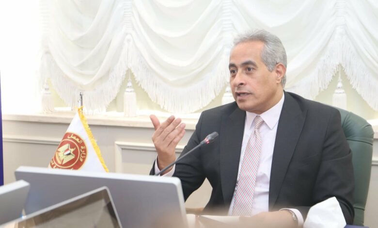 وزير العمل: تطوير منظومة التدريب المهني بما يتماشى مع المهن المُستحدثة وتحديات "الذكاء الاصطناعي" 1 elaosboa305891730636104