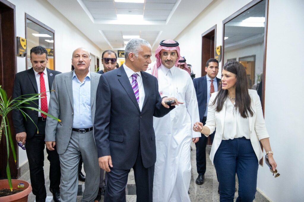 رئيس جامعة الملك سلمان يشيد بدور الصندوق السعودي للتنمية في دعم مشروعات التنمية 1 elaosboa593061732721883