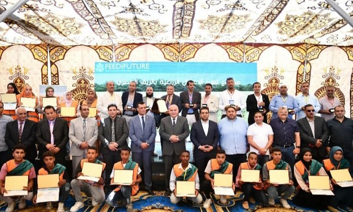 قنا: افتتاح الموسم الثاني لزراعة القمح لنادي مزارعي المستقبل بمدرسة خزام الثانوية الفنية الزراعية 1 elaosboa601471732035545