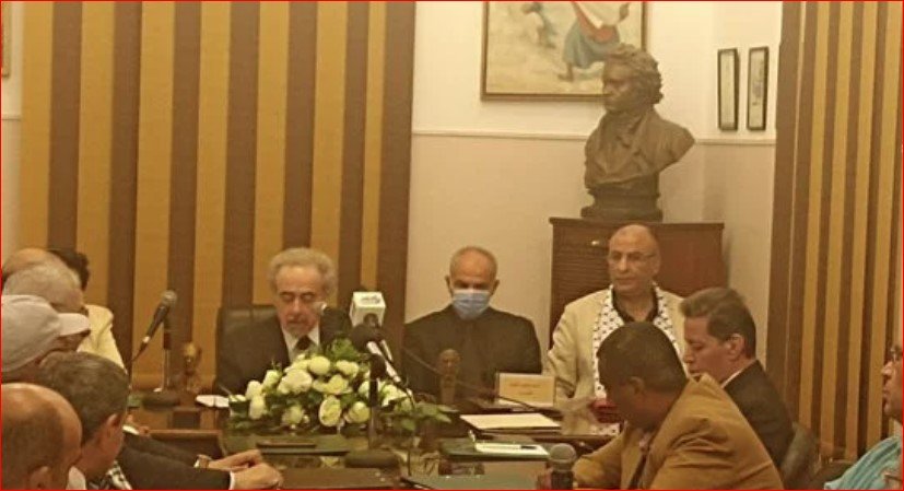 فوز المفكر الأمريكي بيتر جران والدكتورة يمنى طريف الخولي بـ "جائزة طه حسين" 1 elaosboa935101732907464