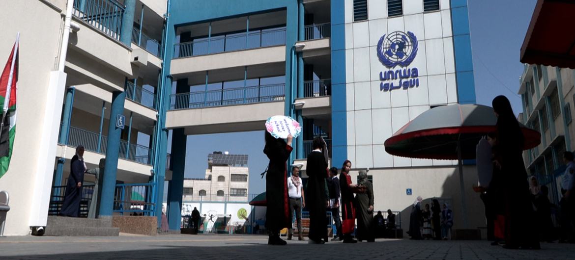 رئيس الأونروا: الوضع الراهن في قطاع غزة وصلت إلى مستوى غير معقول من الدمار 1