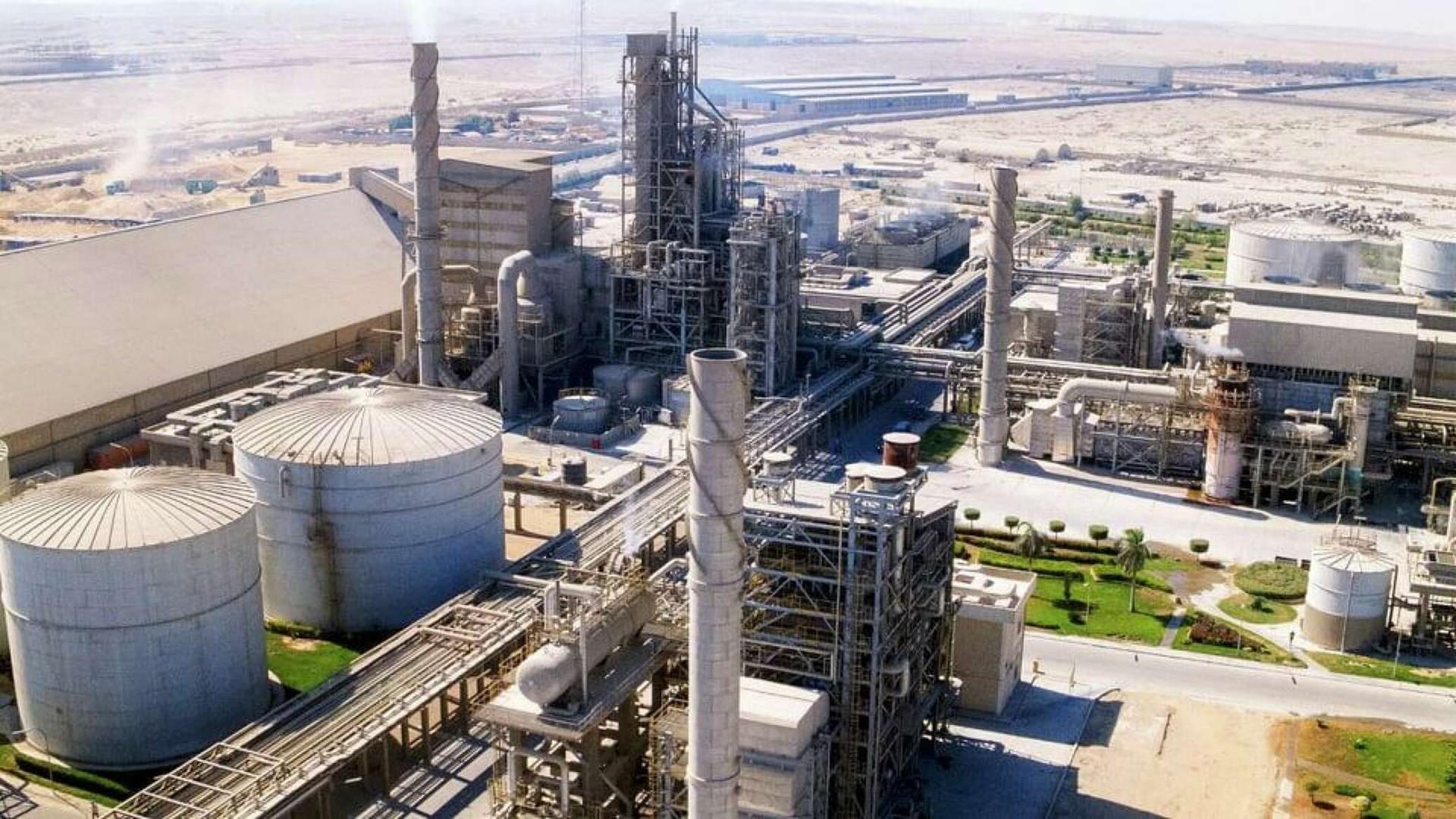 "البترول" توقع مذكرة تفاهم مع "دراجون أويل" الإماراتية لاستخدام الذكاء الاصطناعي في تعزيز إنتاج حقول خليج السويس 1 img 620be37dce7241731058623