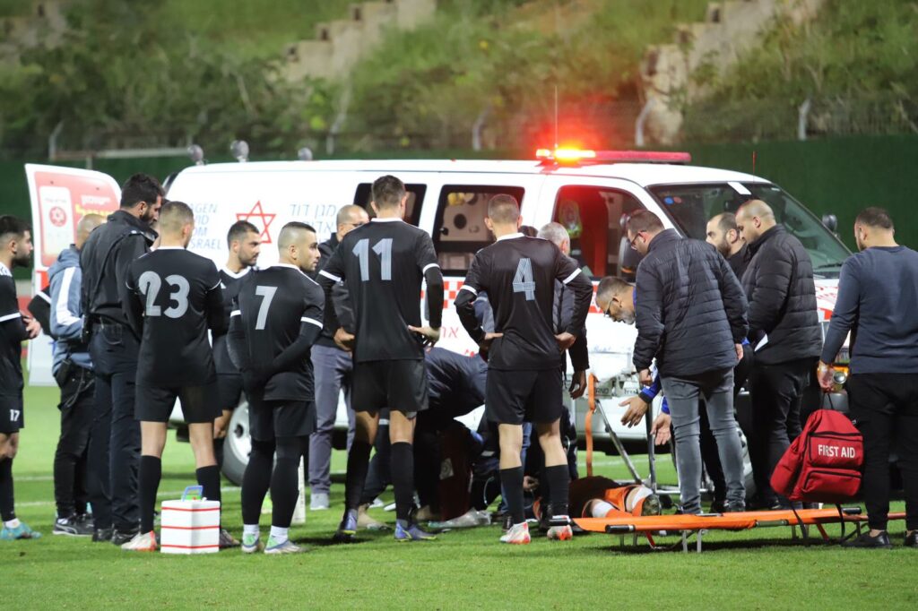 نقل حارس الاتحاد السكندري للمستشفى بعد إصابته بكسر في الساق أمام طلائع الجيش 1 oduemnknc1g136u21732997584