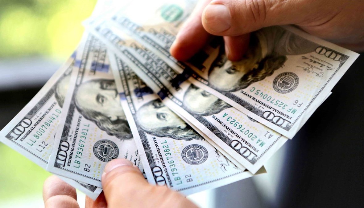 الدولار يهبط لأدنى مستوى في أسبوع وسط ترقب لسياسات ترامب 1 softs 1704 21211732094835