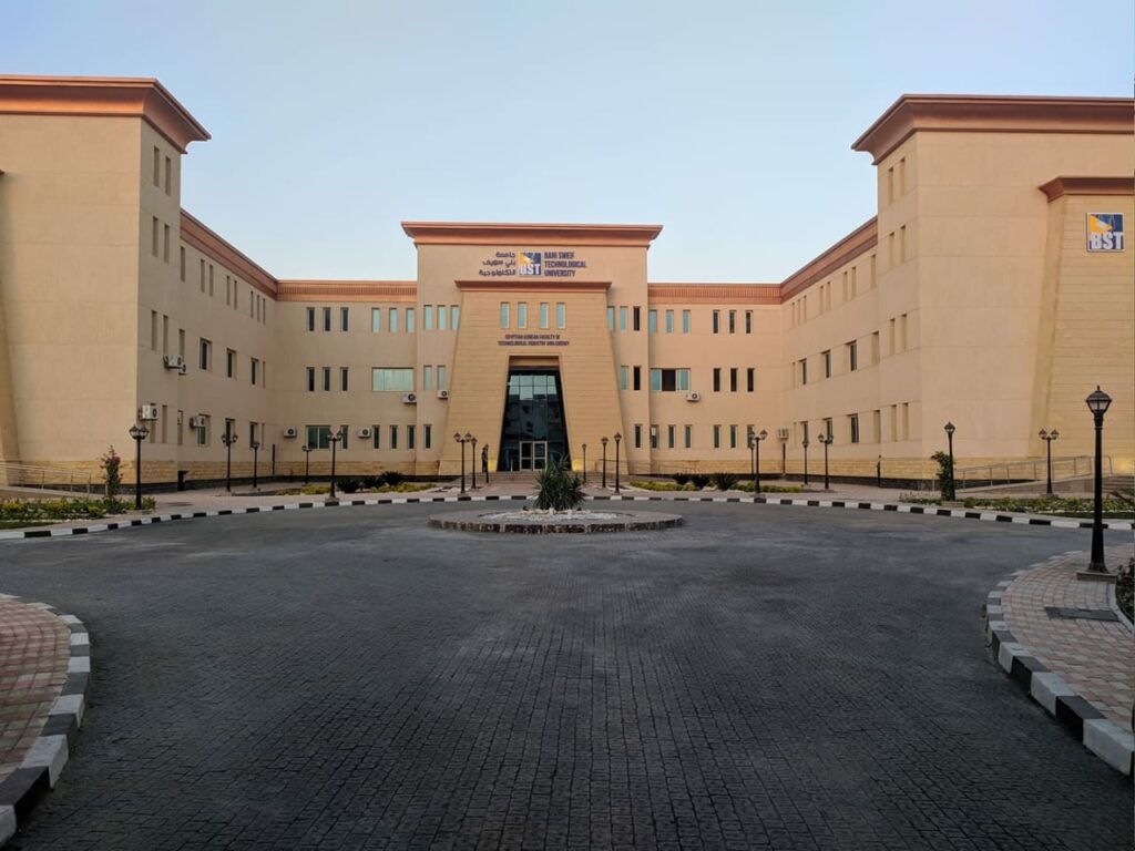 جامعة بني سويف التكنولوجية تتعاون مع "القومي للمرأة" لتطوير الخريجات 1 133840 IMG 20190927 WA00601733837223
