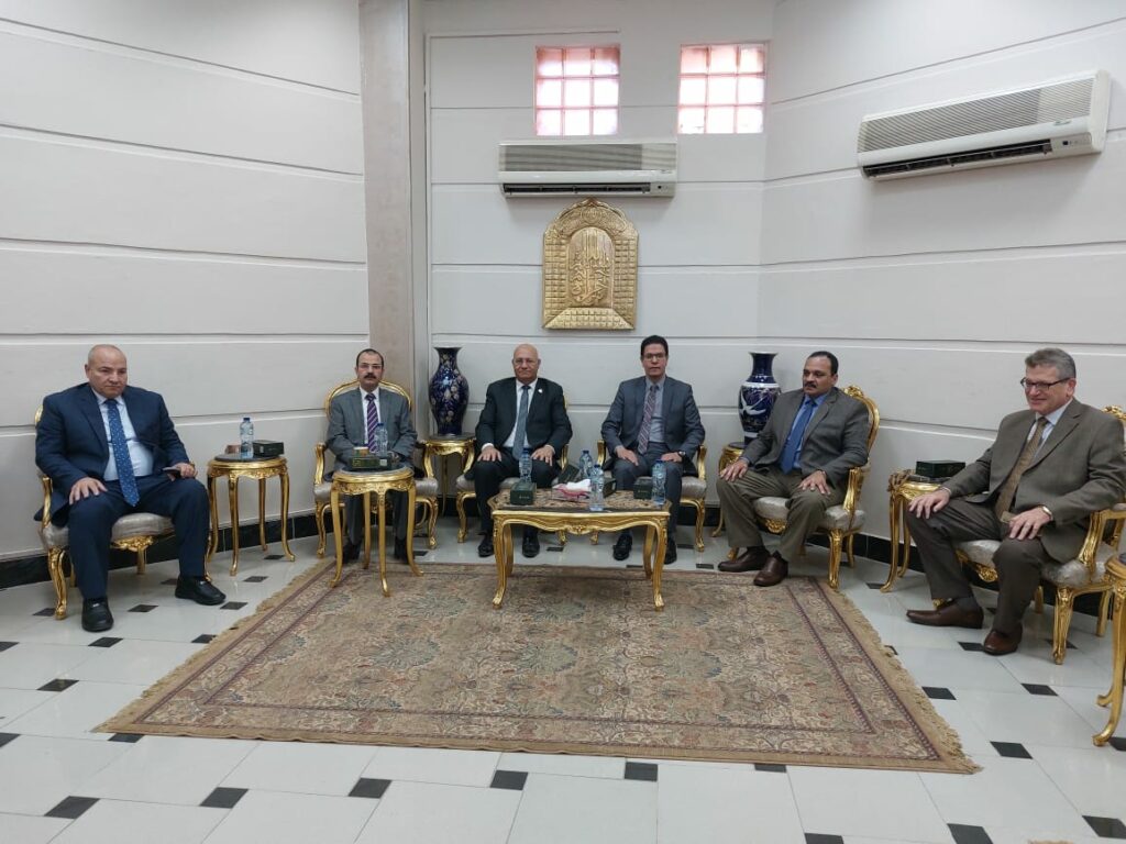 رئيس جامعة بنها: تردد أكثر من 39 ألف حالة على المستشفى الجامعي خلال نوفمبر الماضي 1 16714465861733569023
