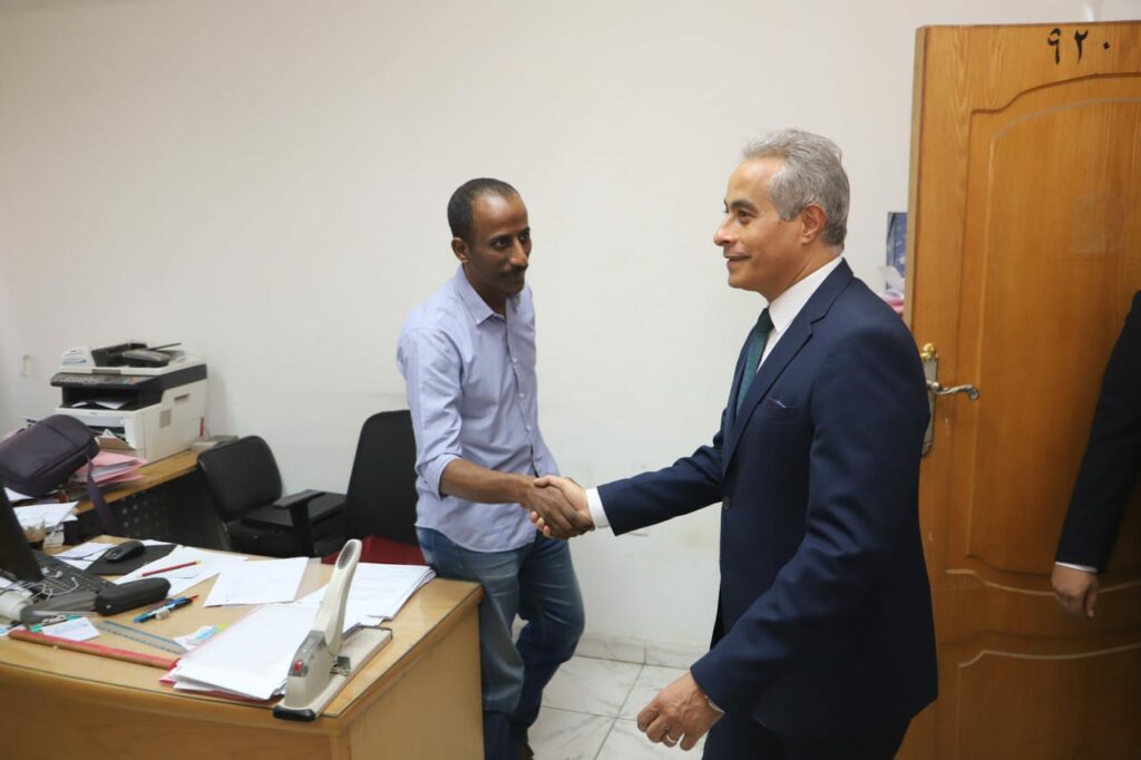 رئيس "الأعلى لتنظيم الإعلام" يصافح العاملين ويتعهد بتطوير العمل داخل المجلس 1 19 2022 637961664351155908 1151733053923