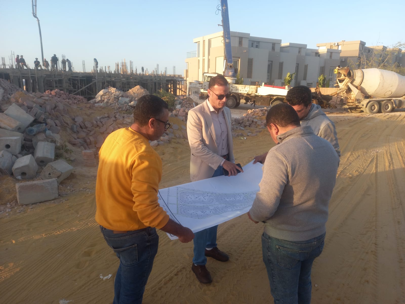 وزير الإسكان يتابع معدلات تنفيذ مشروعات القرى السياحية والساحل الشمالي الغربي 1 19 2024 638691655547385274 7381733581324