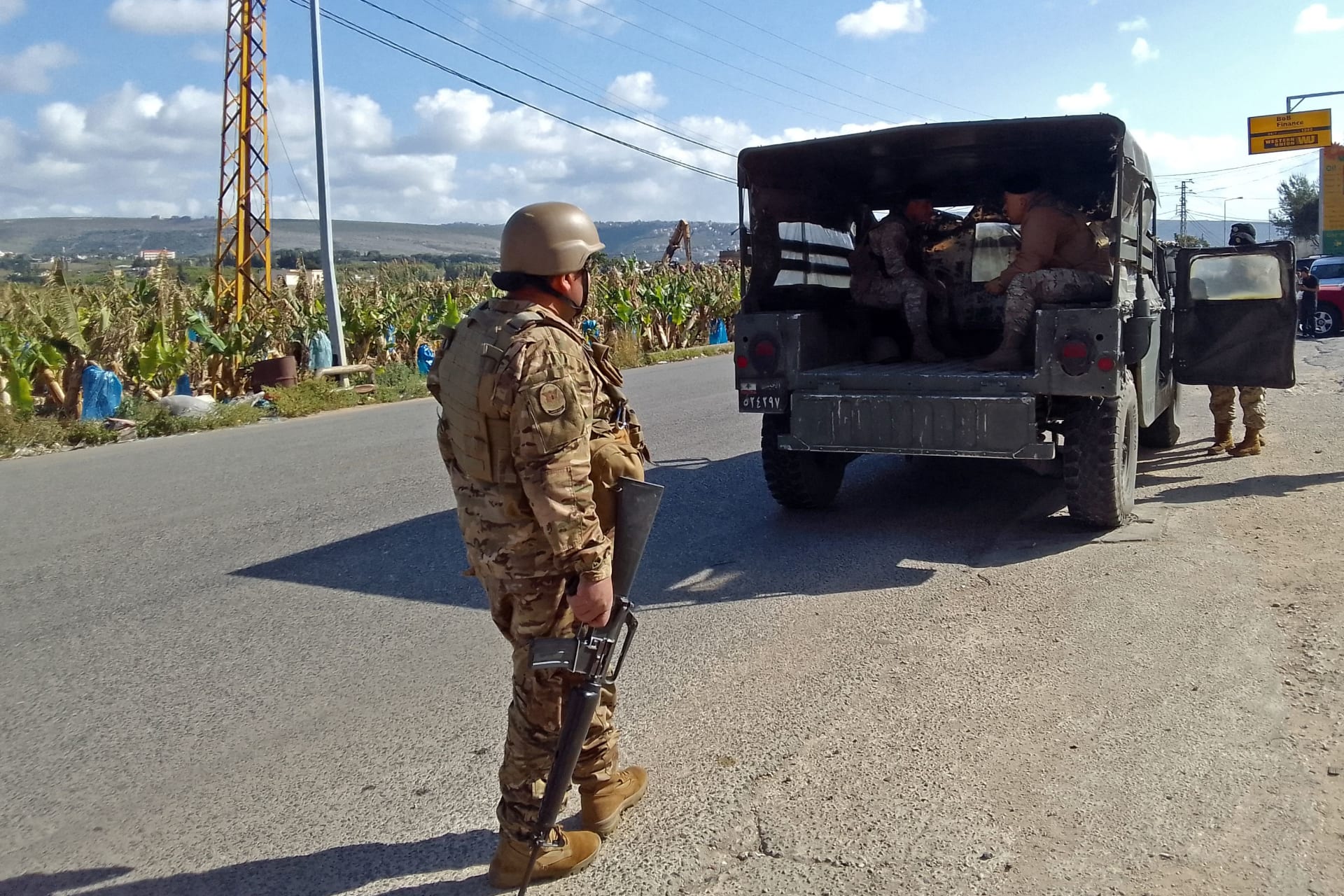 نيويورك تايمز: إسرائيل تواصل قصف مواقع في لبنان رغم إتفاق وقف إطلاق نار 1 2371361733044504