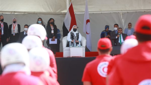 وزيرة التضامن تدشن مبادرة الهلال الأحمر "بإيديك تنقذ حياة" لرفع الوعي بالإسعافات الأولية 1 411733160724