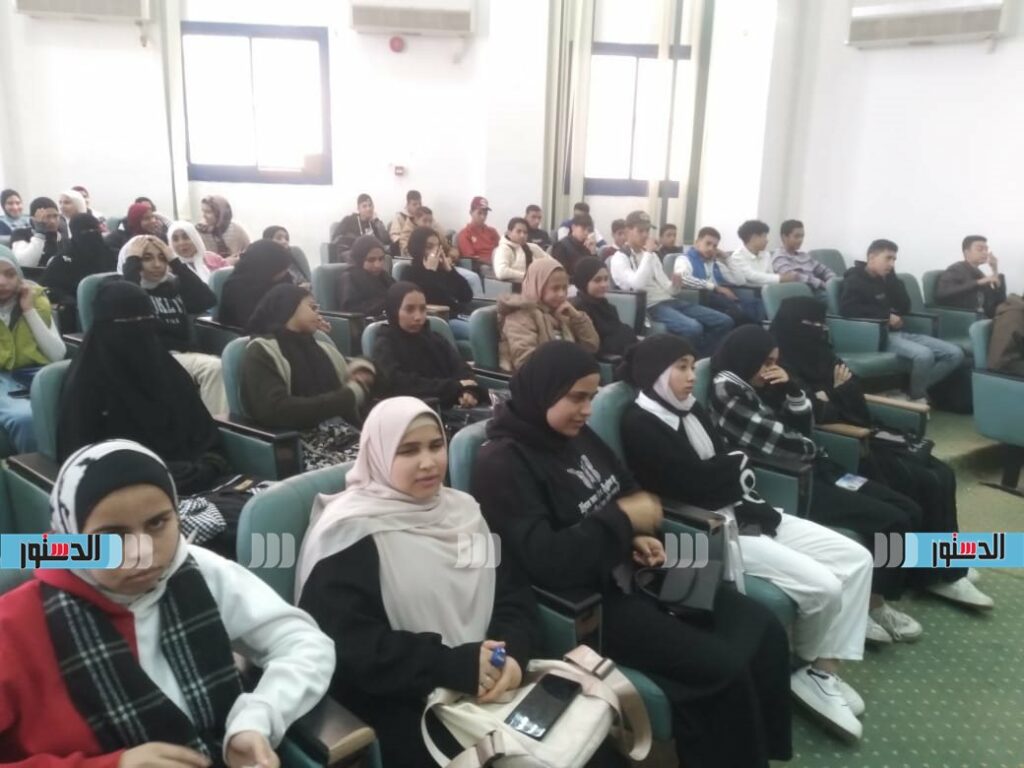 الشباب: توافد عدد كبير من طلاب الشهادتين الإعدادية والثانوية في أول أيام القافلة التعليمية بمطروح 1 8481733486404