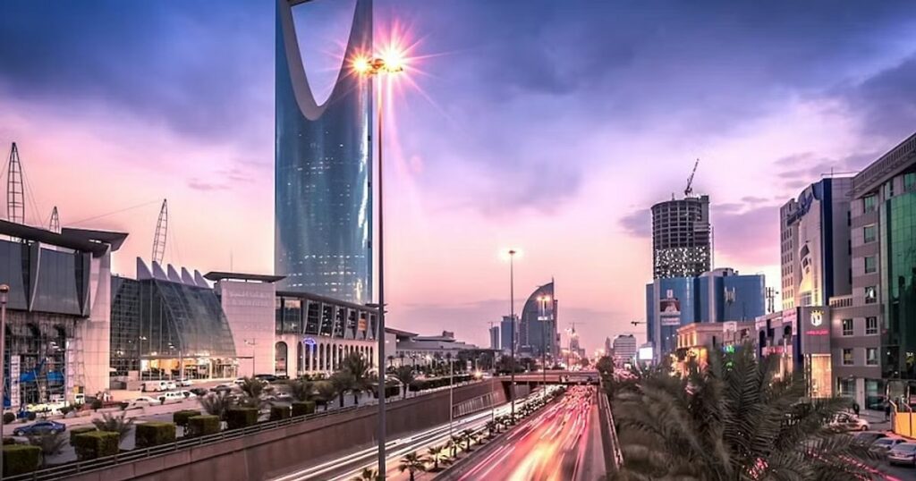 جلوبال (2): أجندة عمل الرياض تكتسب المزيد من الزخم لاستحواذ حوكمة الأراضي على مركز الصدارة في "كوب 16" الرياض 1 FpaMEukXoAADAhx1733691426