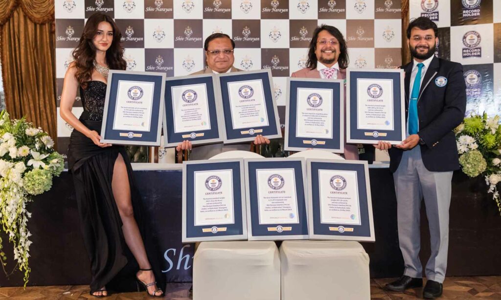 جلوبال (7): برج الرق ١٩٣٨ يحقق لقب غينيس للأرقام القياسية 1 Shiv Narayan Jewellers achieves 8 Guinness World Records pic 1 11733225103