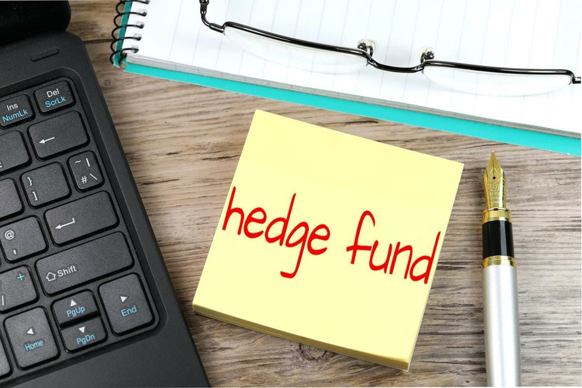 "بلومبيرج": صناديق التحوط الكبرى تجني أرباحًا ضخمة بفضل ترامب 1 hedge fund1733297703